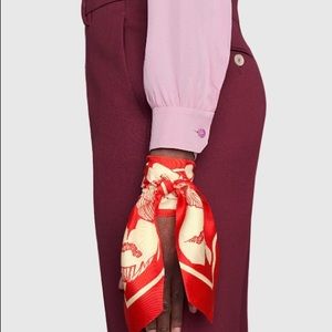 Gucci- Poppy flowers print silk neck bow